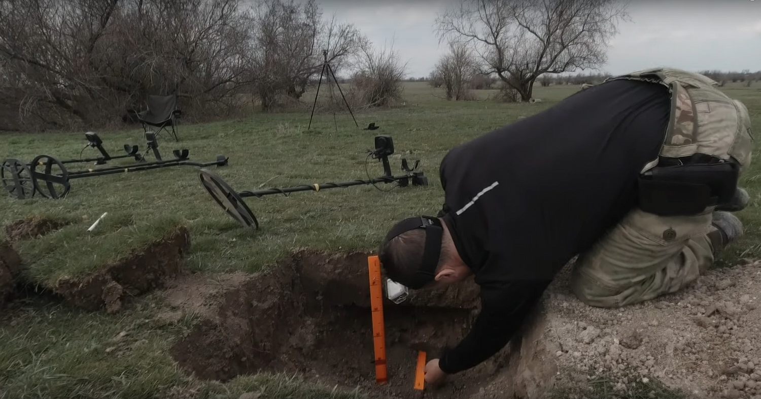 Потеря глубины цели в грунте: тесты на Intronic, Equinox, Signum, XP Deus